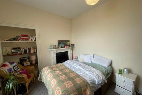 2 bedroom flat to rent, 17 Woodland Terrace, Plymouth PL4