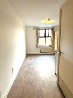 Studio to rent, Ruislip HA4