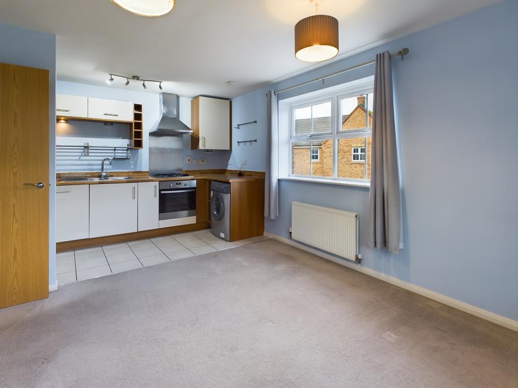 Swallow Close, Longstanton... 2 bed apartment to rent £1,200 pcm (£