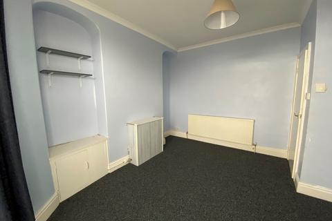 2 bedroom ground floor flat to rent, Dock View Road, Barry, Vale Of Glamorgan. CF63 4LQ