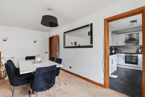 2 bedroom flat for sale, The Water Gardens, London W2