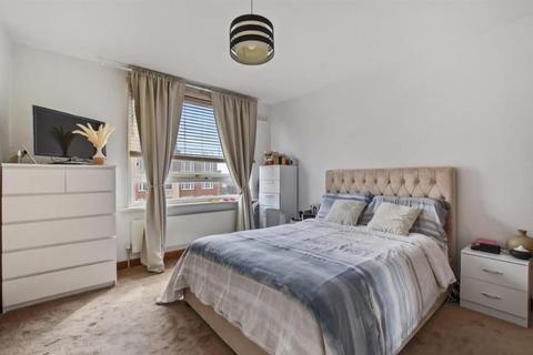 11 The Water Gardens, London, W2 2DA