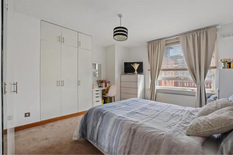 11 The Water Gardens, London, W2 2DA
