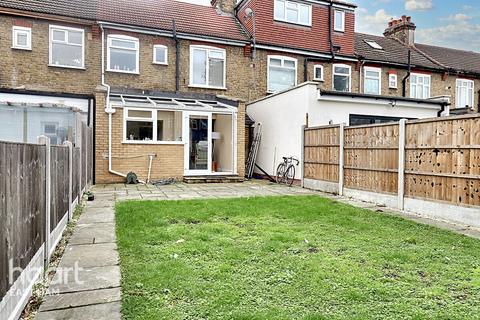 3 bedroom terraced house for sale, Eustace Road, London