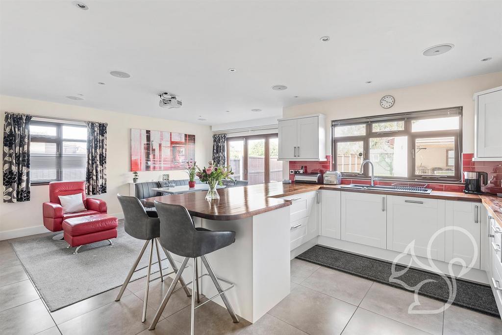 Kitchen/Dining Area