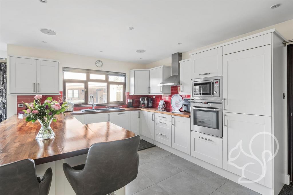 Kitchen/Dining Area