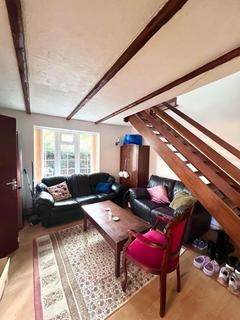 4 bedroom end of terrace house to rent, *£155PPPW BILLS INCL + TWO FREE WEEKLY PAPA JOHNS (t&c's apply)* Priory Court, Lenton