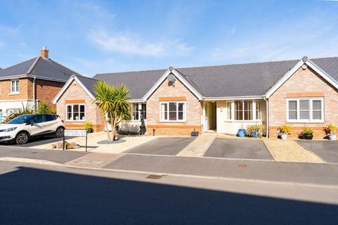 2 bedroom terraced bungalow for sale, Thomas Hill Close, Llanfoist, Abergavenny, NP7