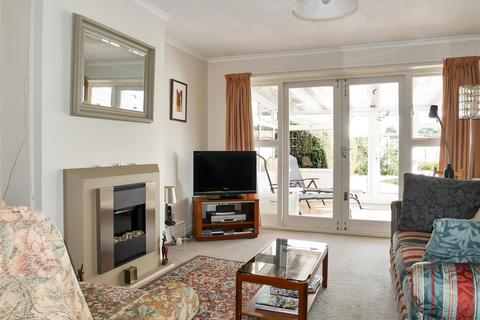 2 bedroom semi-detached bungalow for sale, Oakcroft Gardens, Littlehampton BN17