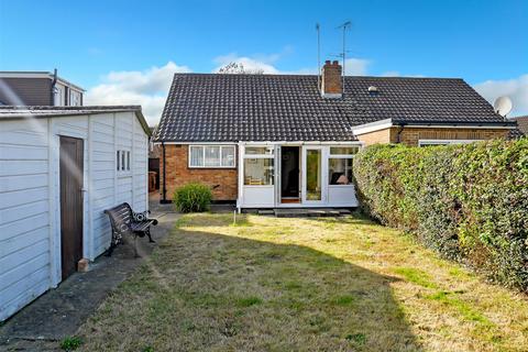 2 bedroom semi-detached bungalow for sale, Oakcroft Gardens, Littlehampton BN17