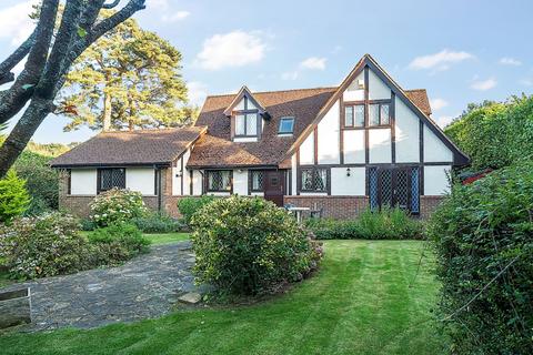 15 Hilltop Walk, Woldingham, Caterham, CR3 7LJ