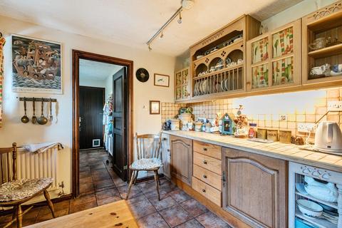 15 Hilltop Walk, Woldingham, Caterham, CR3 7LJ