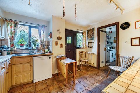 15 Hilltop Walk, Woldingham, Caterham, CR3 7LJ