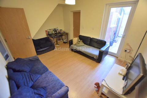 6 bedroom terraced house to rent, De Beauvoir Road, Reading