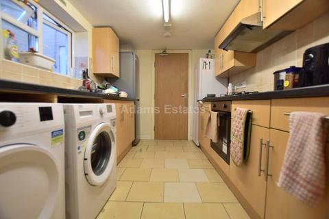 6 bedroom terraced house to rent, De Beauvoir Road, Reading