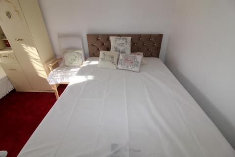 1 bedroom detached house to rent, Woodhall Croft, Woodhall, LS28 7TU