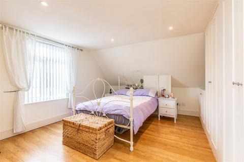 2 bedroom flat for sale, Westbury Road, Bristol BS9