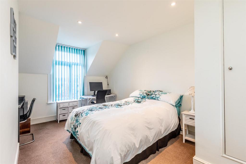 Westbury Road, Westbury on Trym Bed 2.jpg