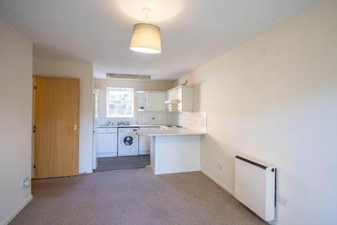 2 bedroom flat to rent, Blackthorn Close, Cambridge