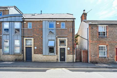 3 bedroom end of terrace house to rent, Walnut Tree Close, Guildford, GU1