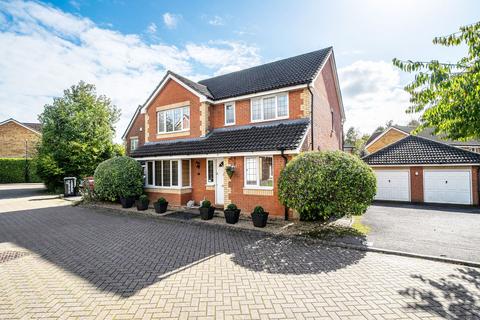 4 bedroom detached house for sale, Vespasian Gardens, Park Village