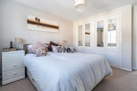 5 Vespasian Gardens, Basingstoke, RG24 9SH