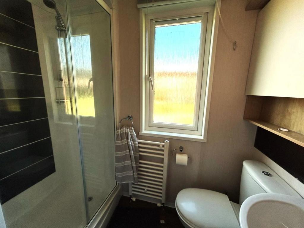 Shower Room.jpg