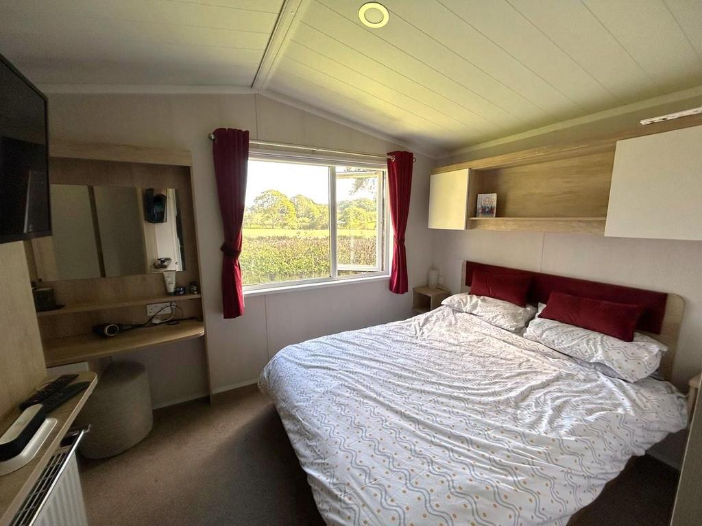 Bedroom One.jpg