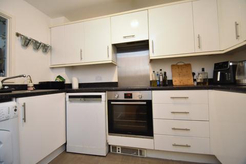 2 bedroom flat to rent, Aylward Street, Portsmouth PO1