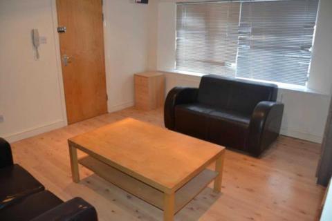 3 bedroom flat to rent, Bedford Street, Y Rhath, Cardiff