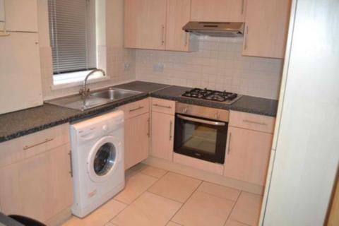 3 bedroom flat to rent, Bedford Street, Y Rhath, Cardiff