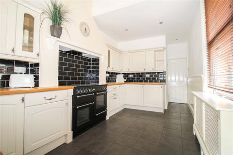 3 bedroom end of terrace house for sale, Kingshill Road, Old Town, Swindon, Wiltshire, SN1