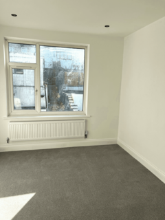 3 bedroom semi-detached house to rent, Lansdowne Road, London, E4