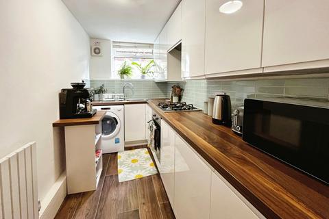 1 bedroom flat for sale, Barlow Moor Road, Didsbury, Manchester, M20