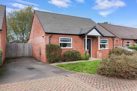 2 bedroom detached bungalow for sale, 20 Willow Field Drive, Lower Broadheath, Worcester.  WR2 6RT