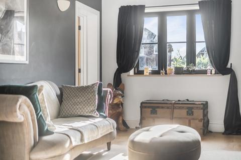 1 Birch Circle, Godalming, GU7 3NS
