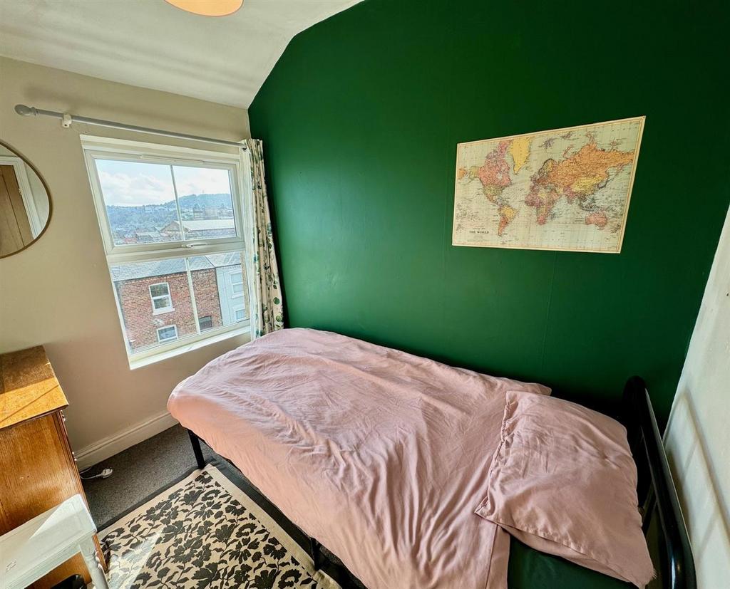 Bedroom 4.jpg