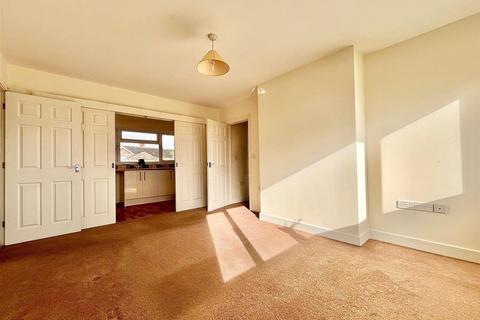 3 bedroom semi-detached bungalow for sale, The Craft, Winterton-On-Sea