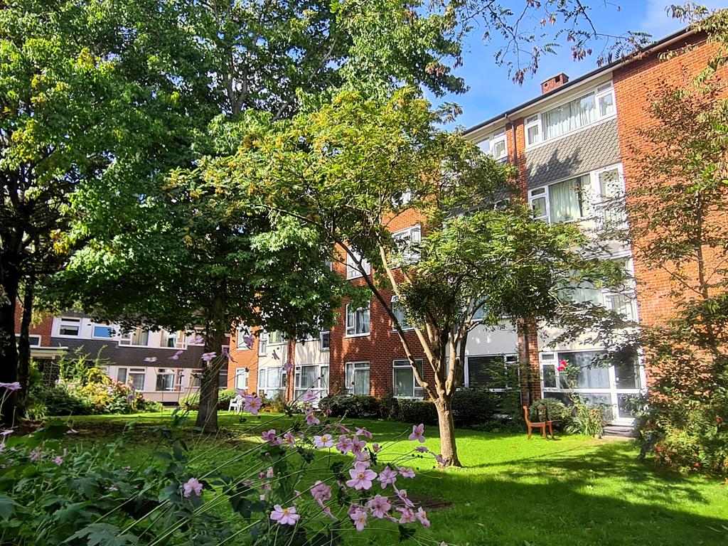 Hulse Road SILVER SUB, Southampton... 2 bed flat to rent £1,350 pcm