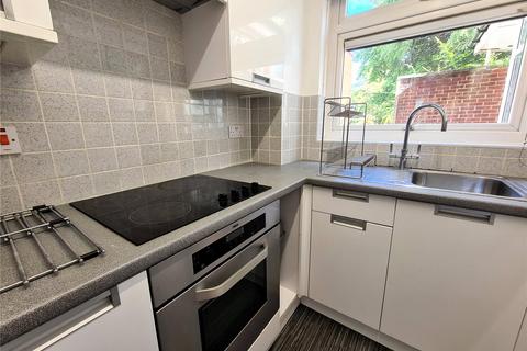 2 bedroom flat to rent, Hulse Road, Southampton SO15