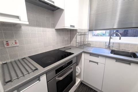 2 bedroom flat to rent, Hulse Road, Southampton SO15