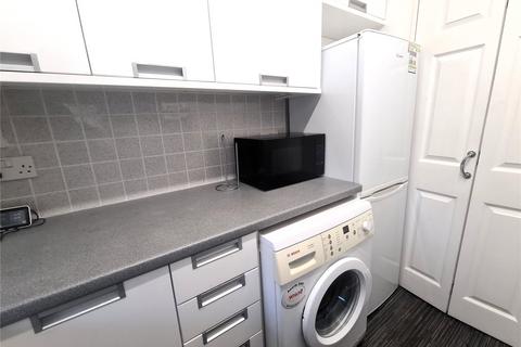 2 bedroom flat to rent, Hulse Road, Southampton SO15