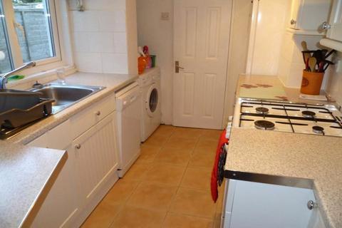 3 bedroom terraced house to rent, Henry Street, West Sussex PO21