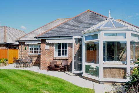 3 bedroom bungalow to rent, South  Hayling Island, Hants