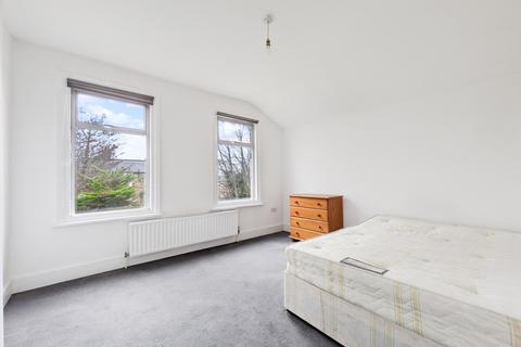 3 bedroom flat for sale, Jerningham Road, London, SE14