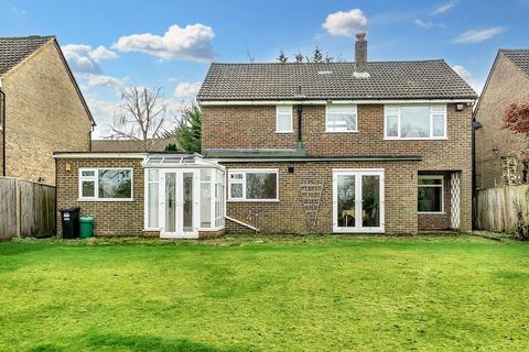 3 Waterfield Drive, Warlingham, CR6 9HP