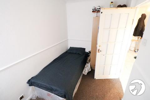10 Rowntree Path, London, SE28 8BS