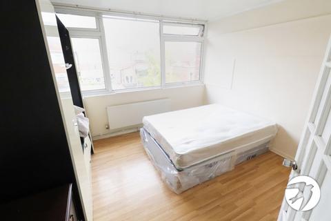 10 Rowntree Path, London, SE28 8BS