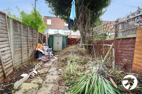 10 Rowntree Path, London, SE28 8BS