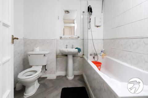 10 Rowntree Path, London, SE28 8BS